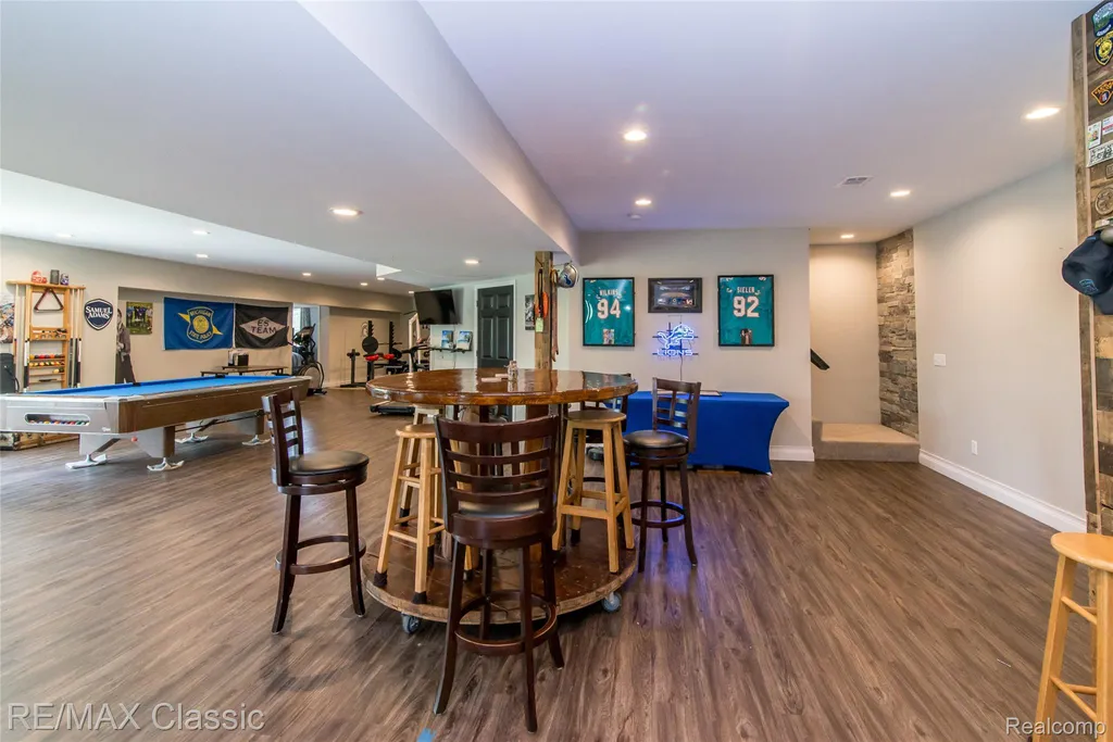 4144 Meadow Hills Drive Hamburg Township MI 48169