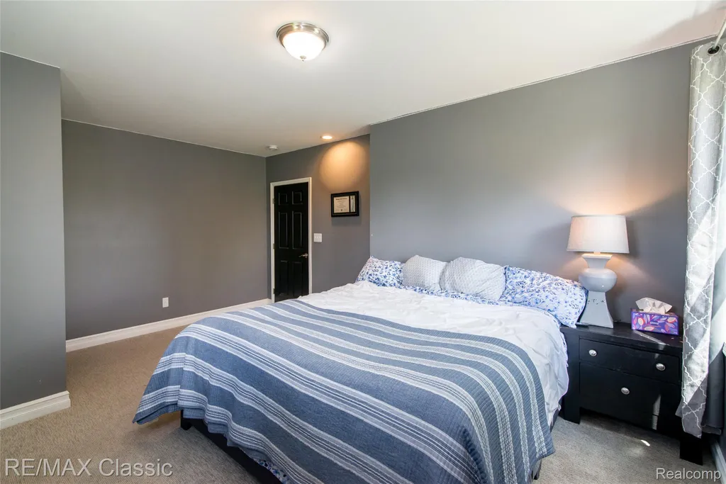 4144 Meadow Hills Drive Hamburg Township MI 48169