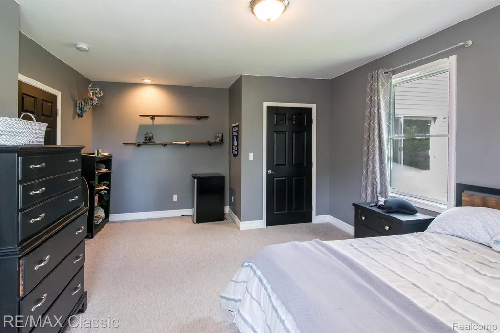 4144 Meadow Hills Drive Hamburg Township MI 48169