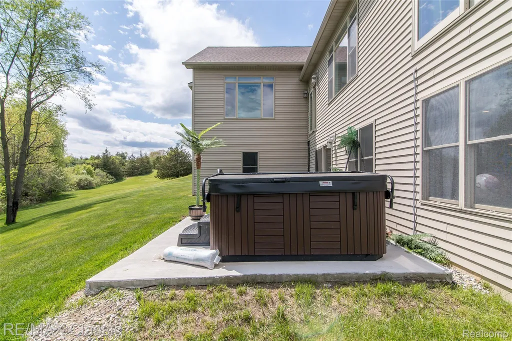 4144 Meadow Hills Drive Hamburg Township MI 48169