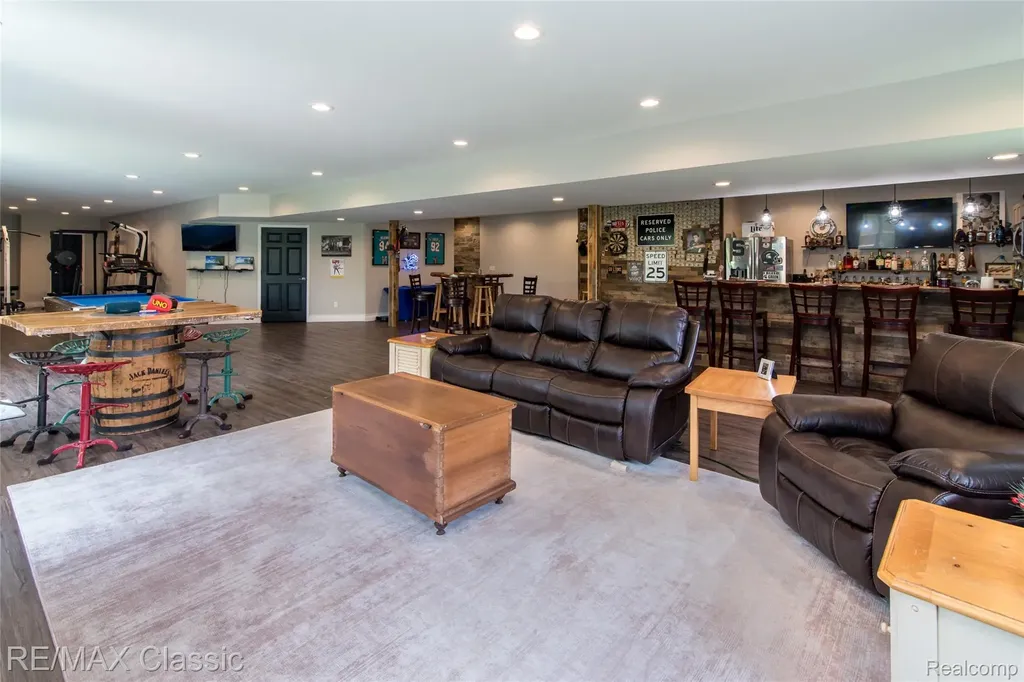 4144 Meadow Hills Drive Hamburg Township MI 48169