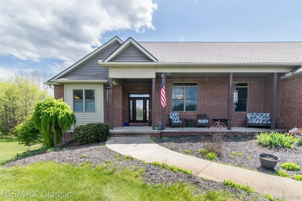 4144 Meadow Hills Drive Hamburg Township MI 48169