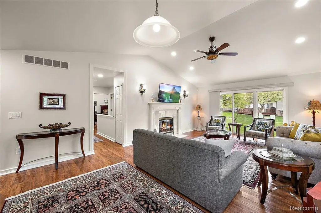 41034 Greenspire Drive Clinton Charter Township MI 48038