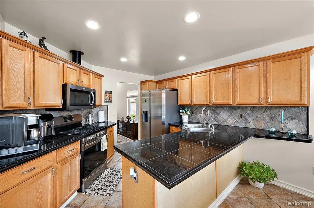 41034 Greenspire Drive Clinton Charter Township MI 48038