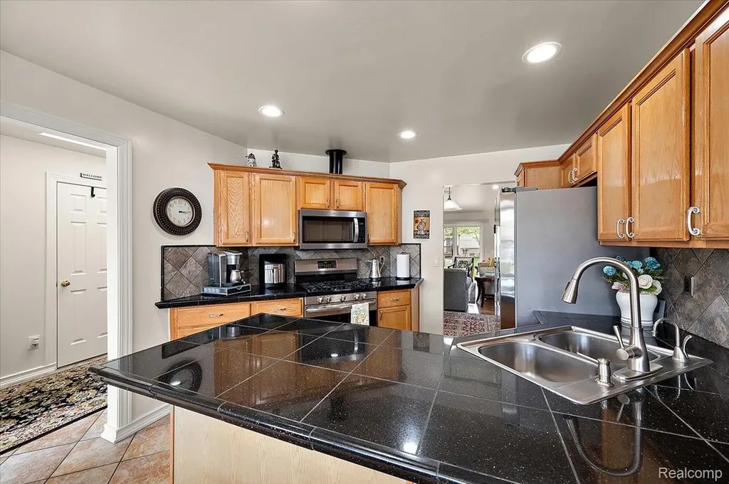41034 Greenspire Drive Clinton Charter Township MI 48038