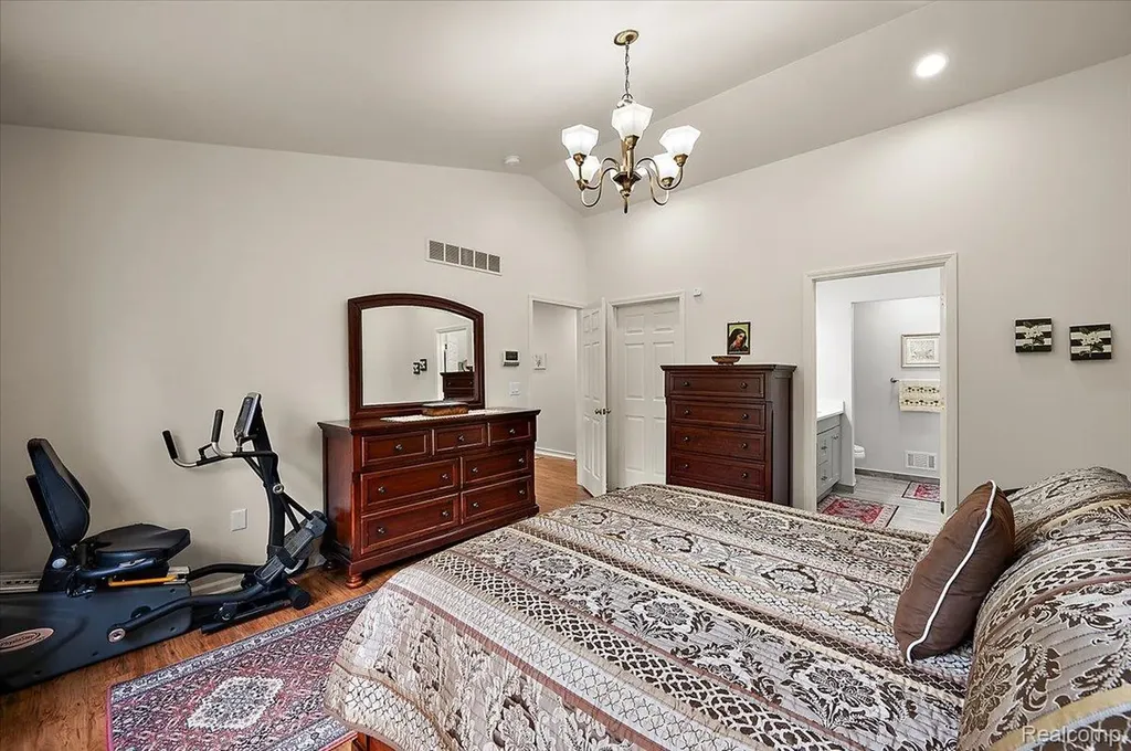 41034 Greenspire Drive Clinton Charter Township MI 48038