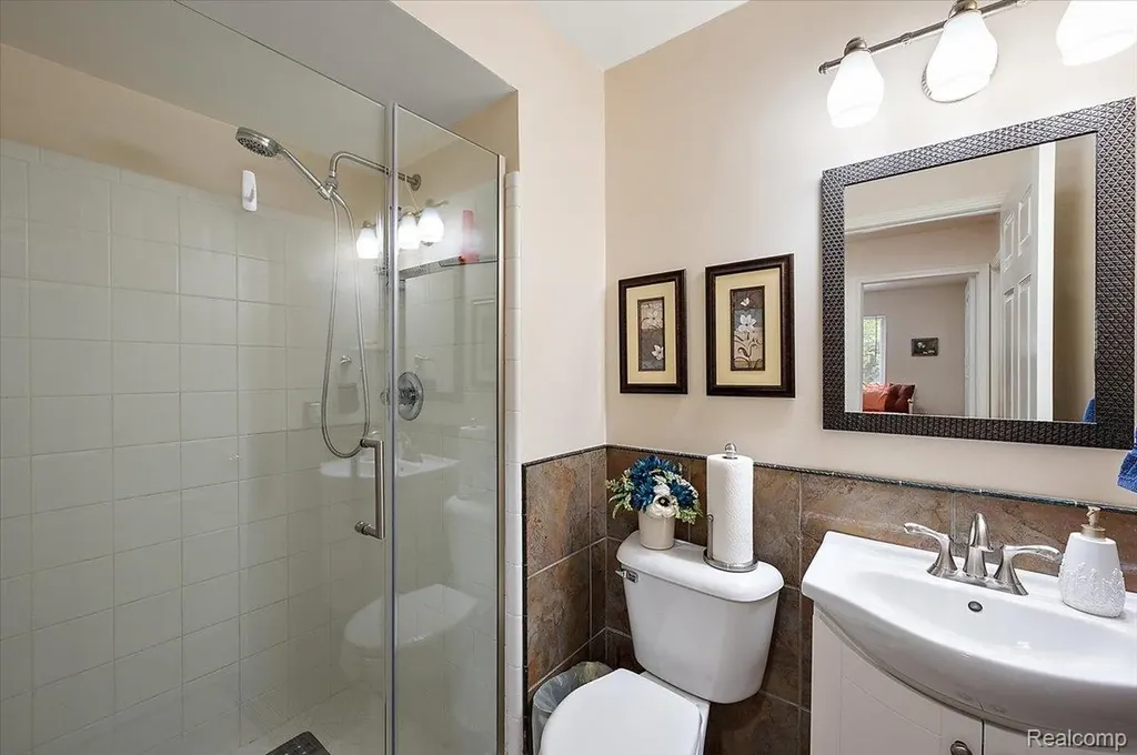 41034 Greenspire Drive Clinton Charter Township MI 48038