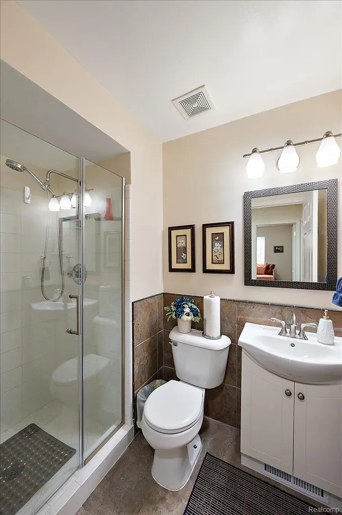 41034 Greenspire Drive Clinton Charter Township MI 48038