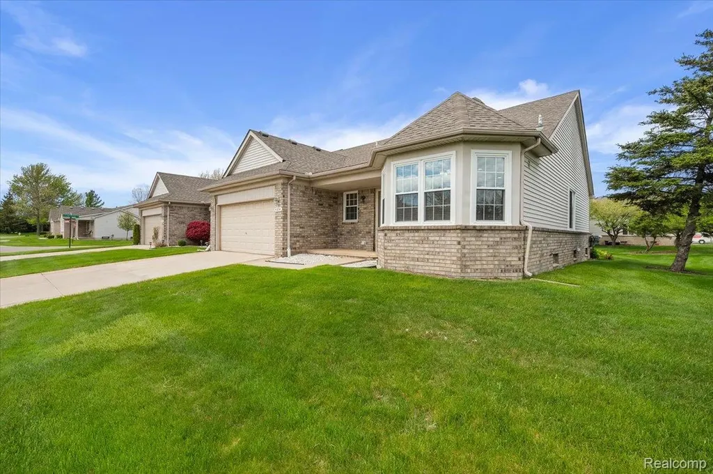41034 Greenspire Drive Clinton Charter Township MI 48038
