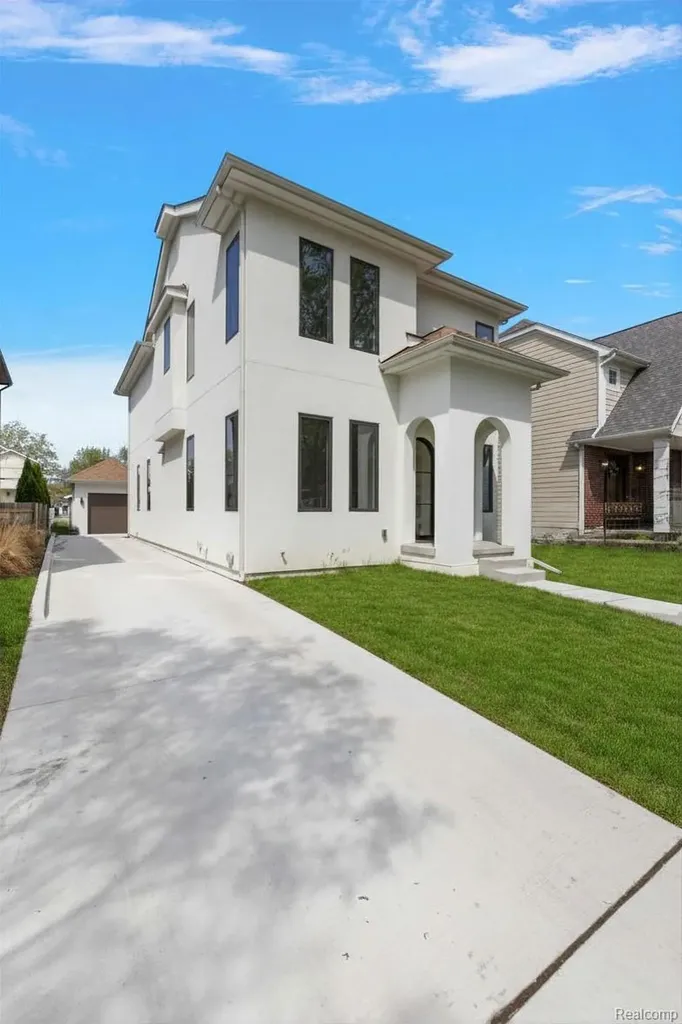 1307 Humphrey Avenue Birmingham City MI 48009