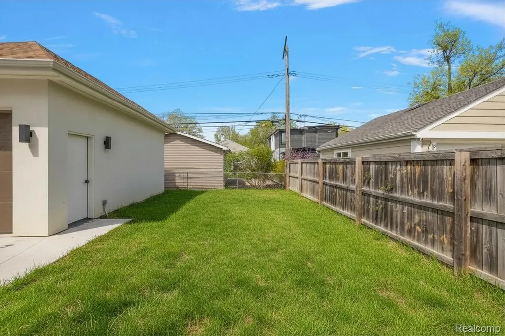 1307 Humphrey Avenue Birmingham City MI 48009