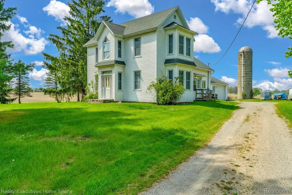 5390 Walker Road Clyde Township MI 48049