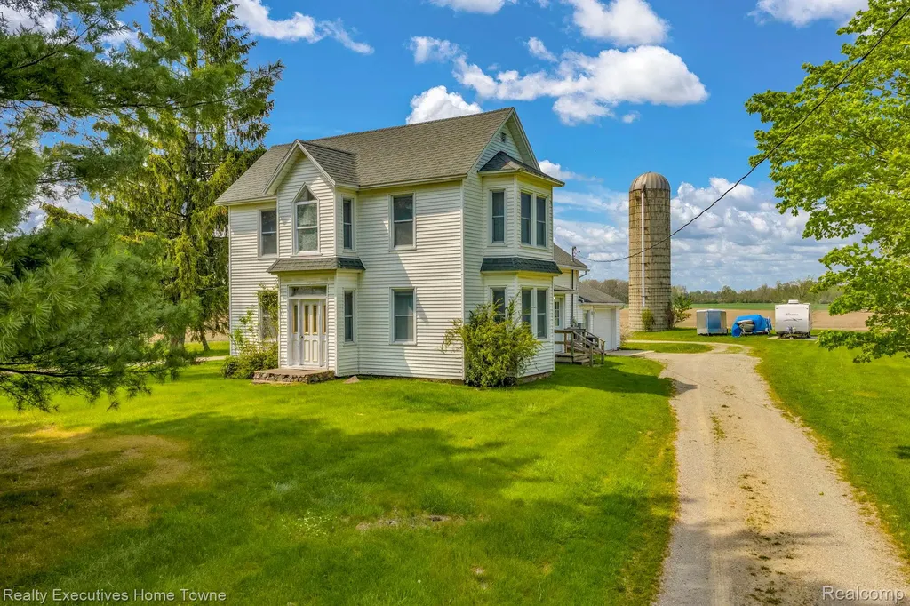 5390 Walker Road Clyde Township MI 48049