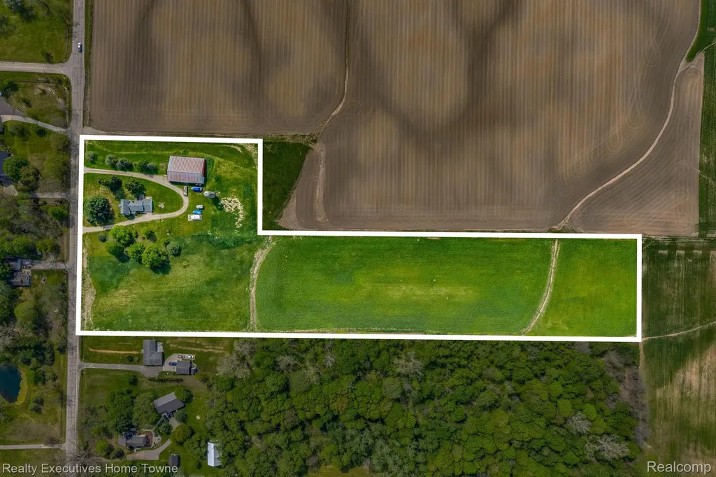 5390 Walker Road Clyde Township MI 48049