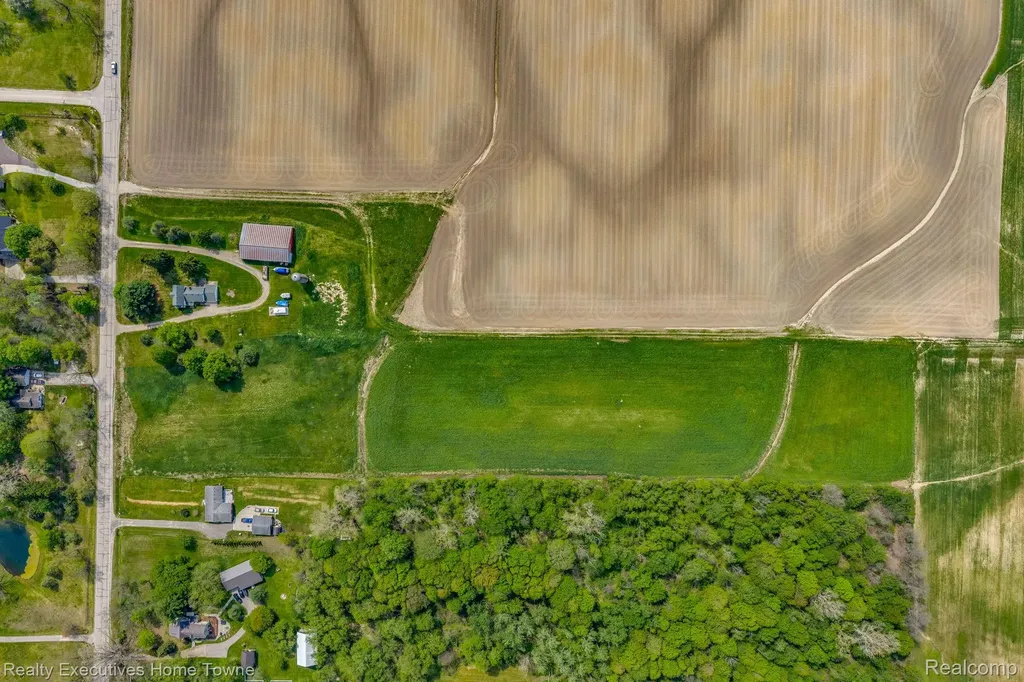 5390 Walker Road Clyde Township MI 48049