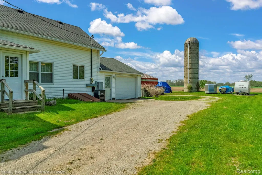 5390 Walker Road Clyde Township MI 48049