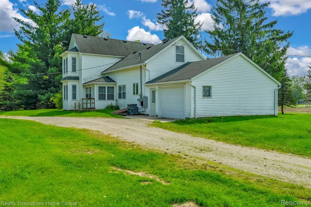 5390 Walker Road Clyde Township MI 48049