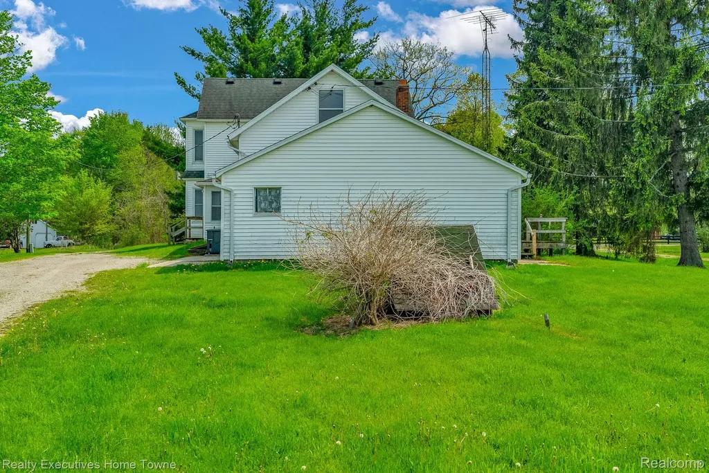 5390 Walker Road Clyde Township MI 48049