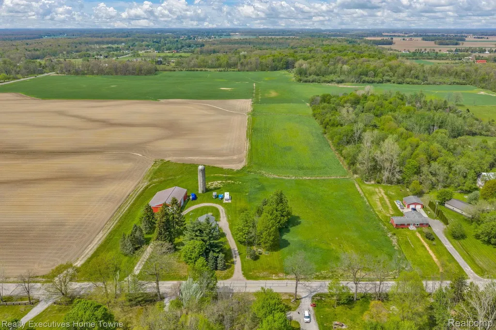 5390 Walker Road Clyde Township MI 48049