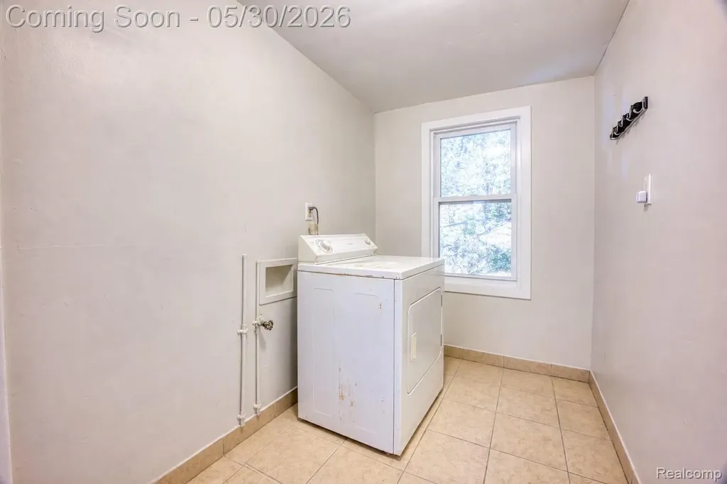 23075 Vance Avenue Hazel Park City MI 48030