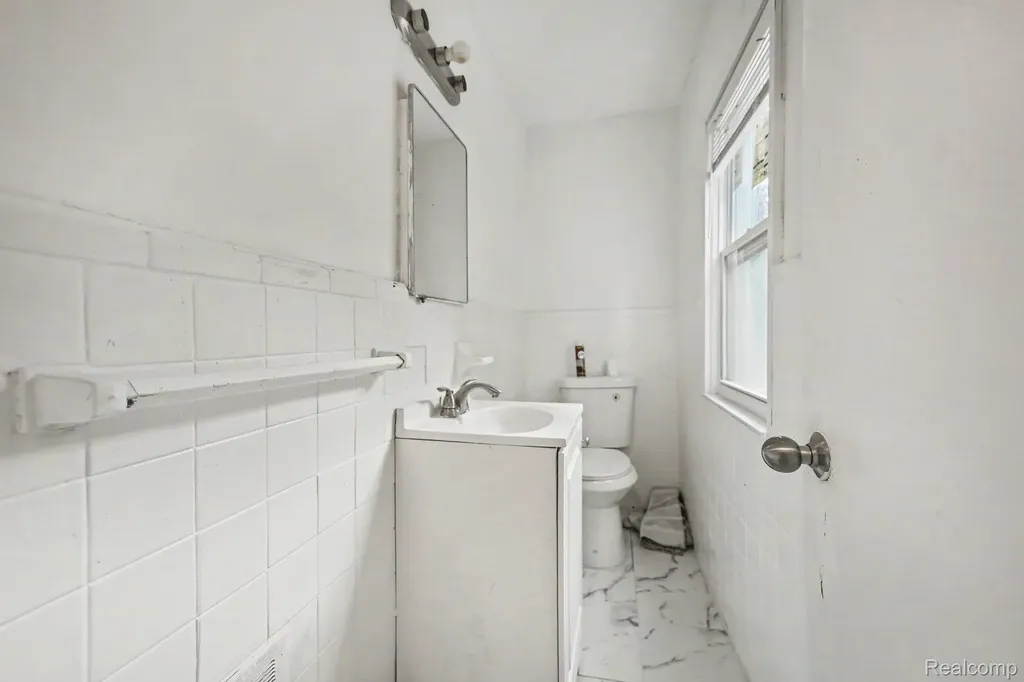 18276 Appoline Street Detroit City MI 48235
