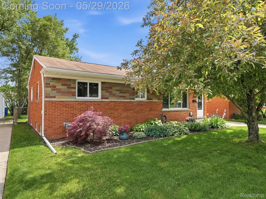 30728 Whittier Avenue Madison Heights City MI 48071