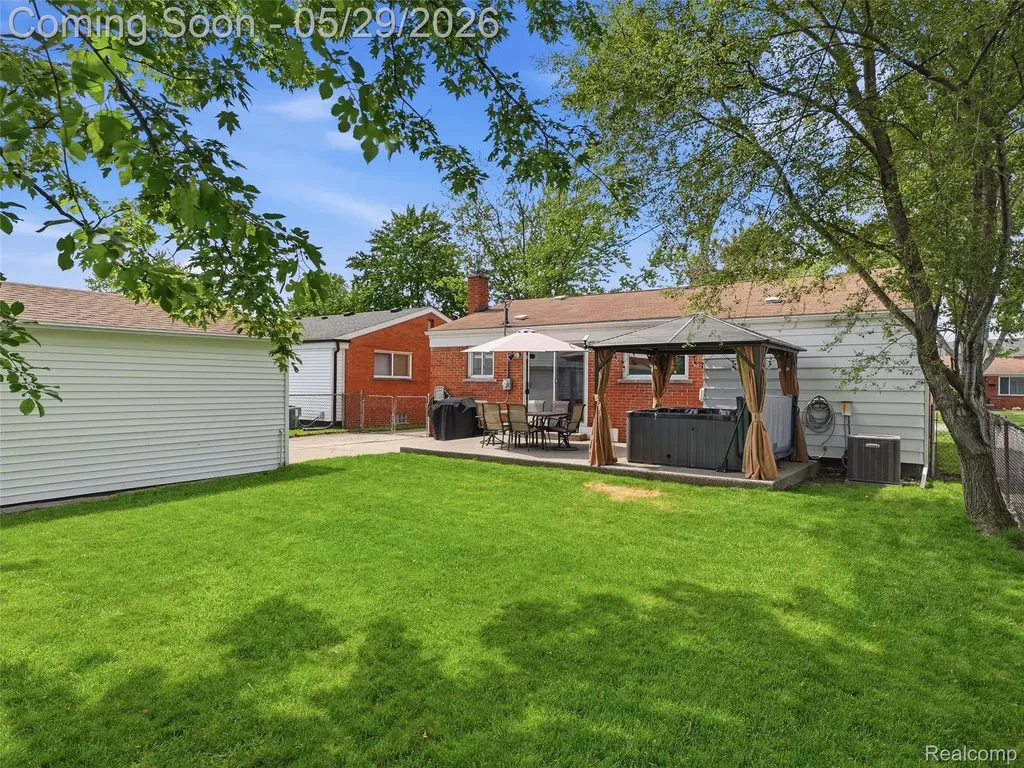 30728 Whittier Avenue Madison Heights City MI 48071