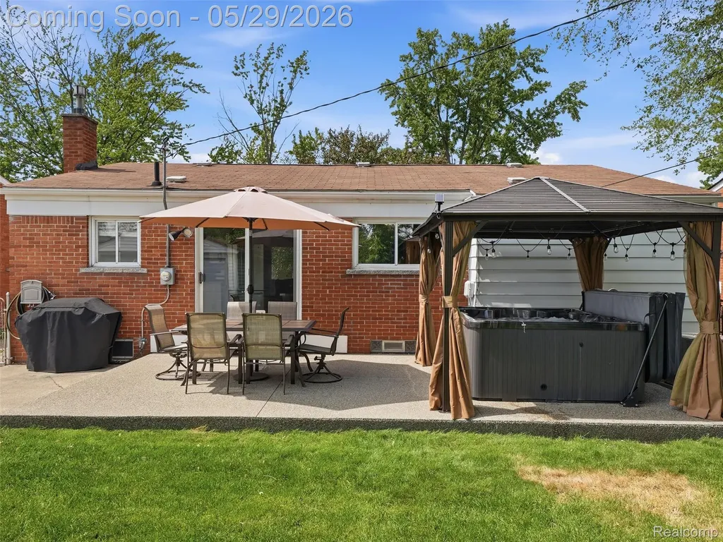 30728 Whittier Avenue Madison Heights City MI 48071
