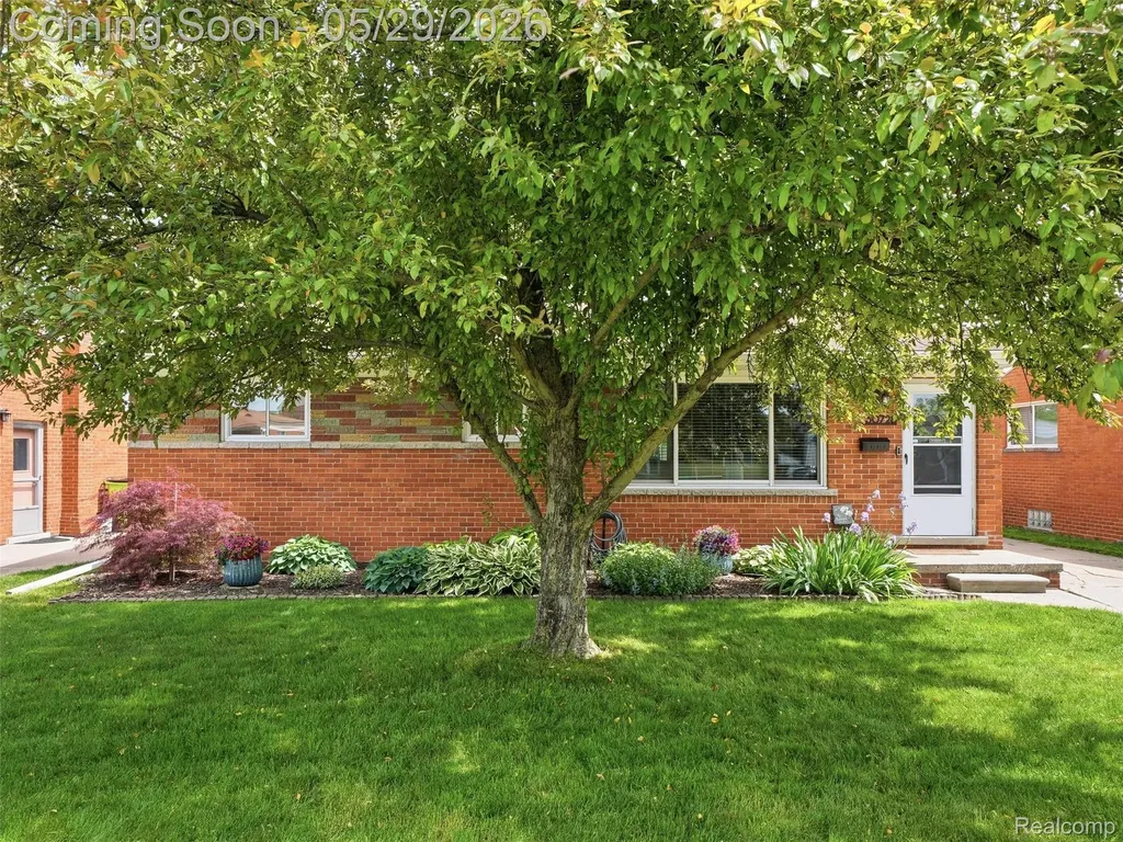 30728 Whittier Avenue Madison Heights City MI 48071