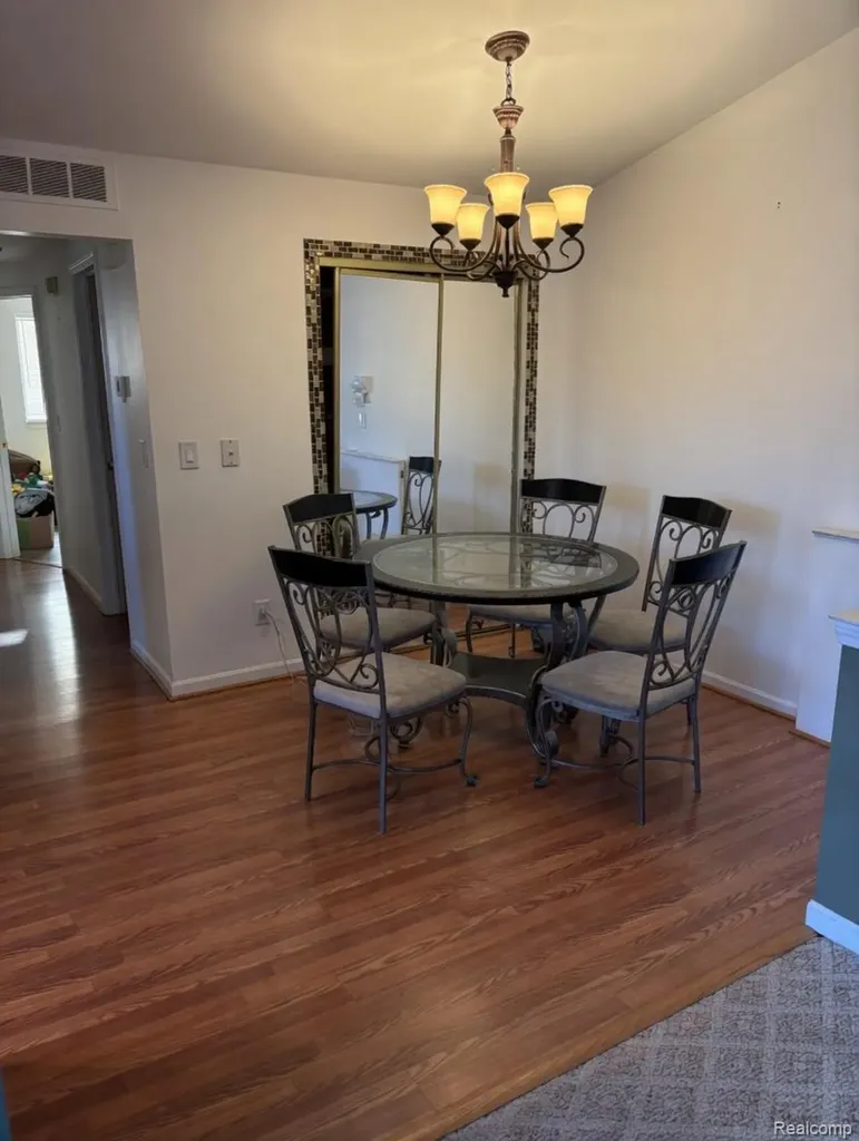 38513 Wellington Drive Clinton Charter Township MI 48036
