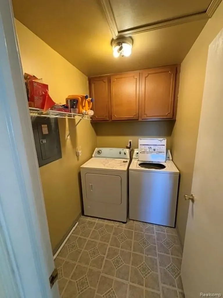 38513 Wellington Drive Clinton Charter Township MI 48036