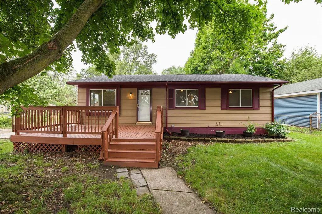 658 Kansas Avenue York Charter Township MI 48198