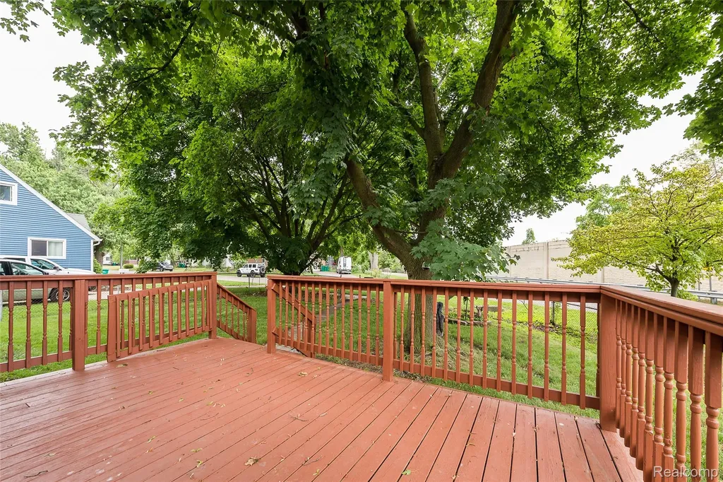 658 Kansas Avenue York Charter Township MI 48198