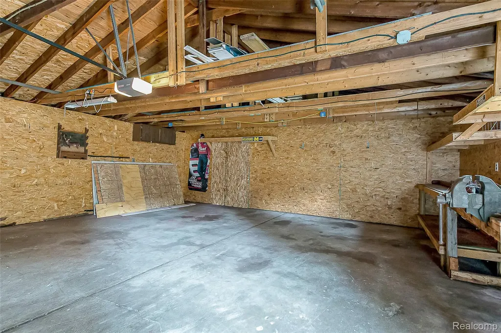 658 Kansas Avenue York Charter Township MI 48198