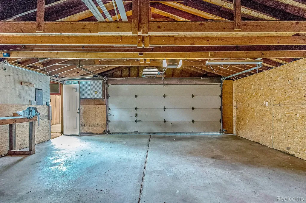 658 Kansas Avenue York Charter Township MI 48198