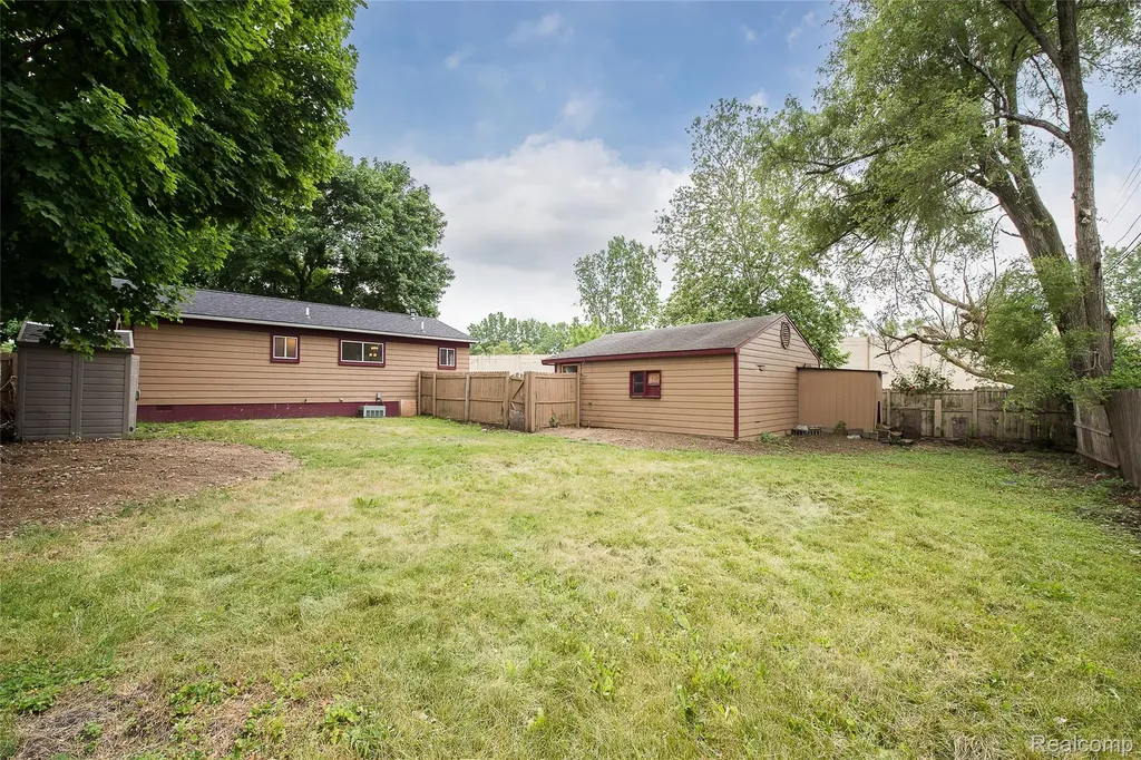 658 Kansas Avenue York Charter Township MI 48198