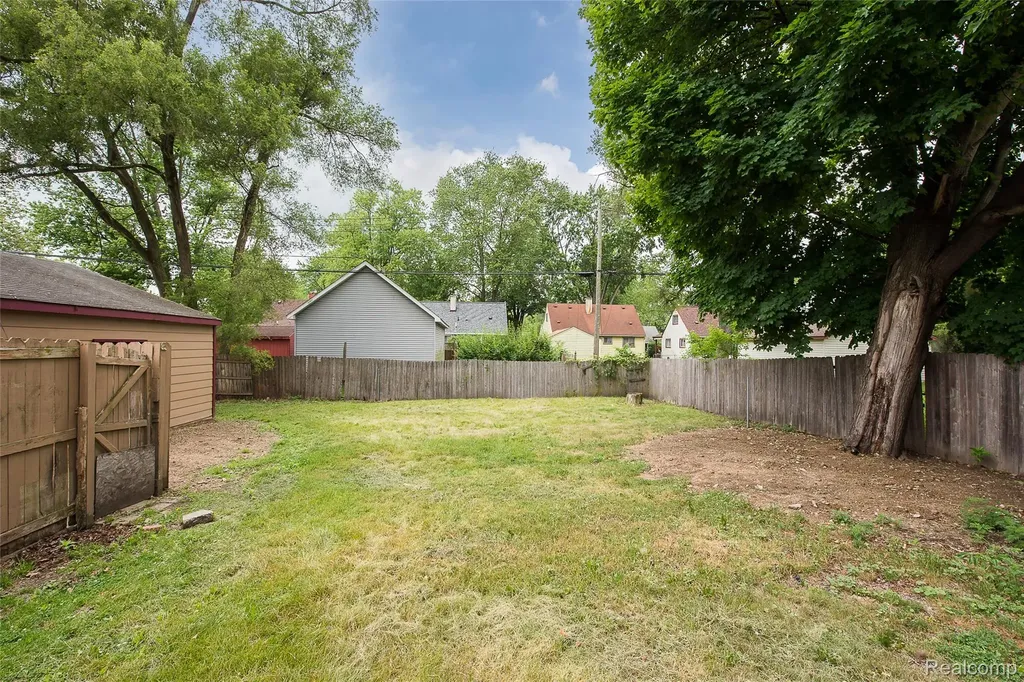 658 Kansas Avenue York Charter Township MI 48198
