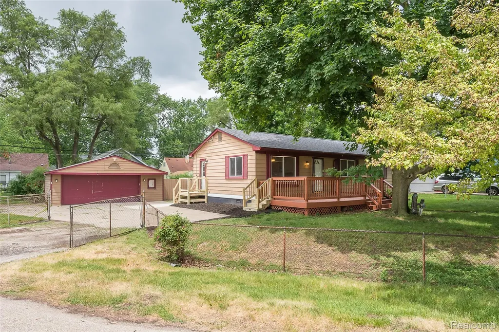 658 Kansas Avenue York Charter Township MI 48198