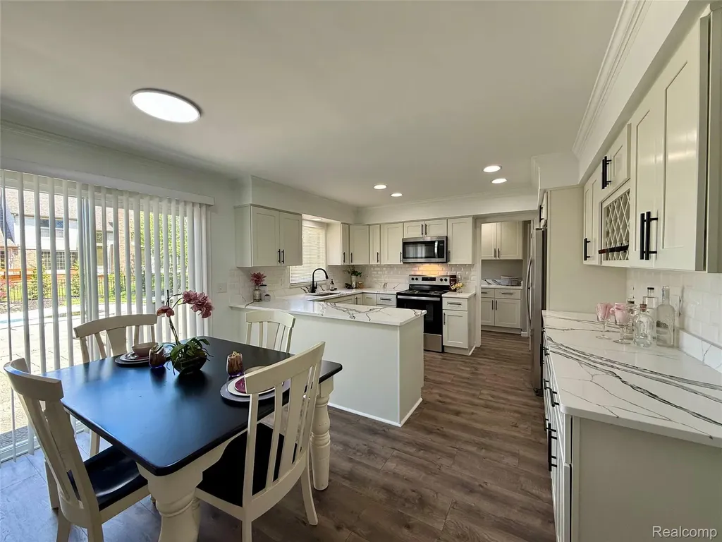 34650 Fairfax Drive Livonia City MI 48152