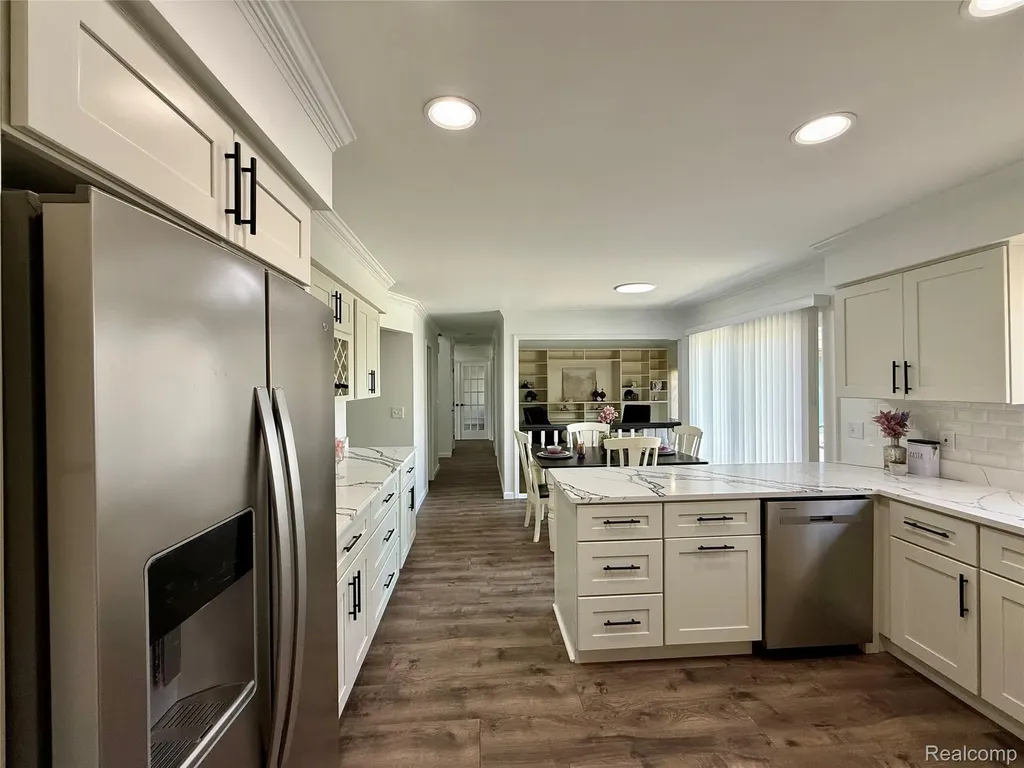 34650 Fairfax Drive Livonia City MI 48152