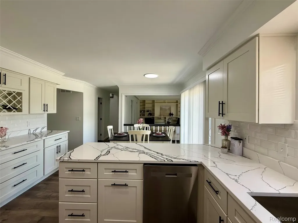 34650 Fairfax Drive Livonia City MI 48152