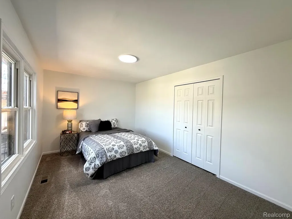 34650 Fairfax Drive Livonia City MI 48152