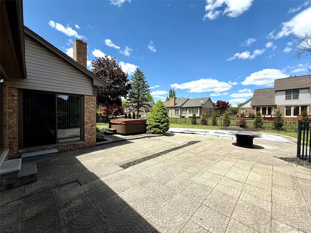 34650 Fairfax Drive Livonia City MI 48152