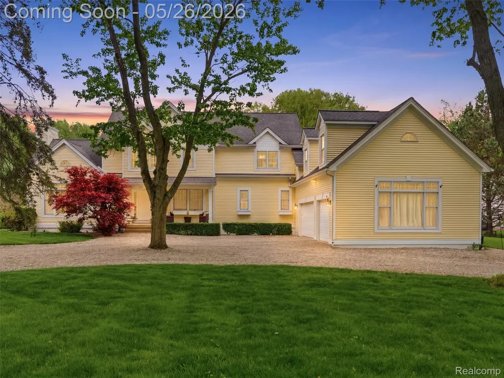 1185 Avon Circle W Rochester Hills City MI 48309