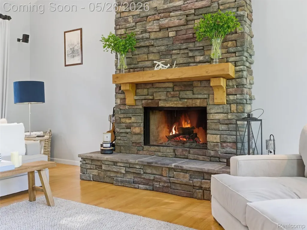 1185 Avon Circle W Rochester Hills City MI 48309