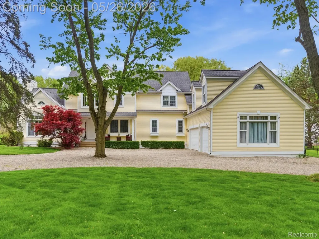 1185 Avon Circle W Rochester Hills City MI 48309