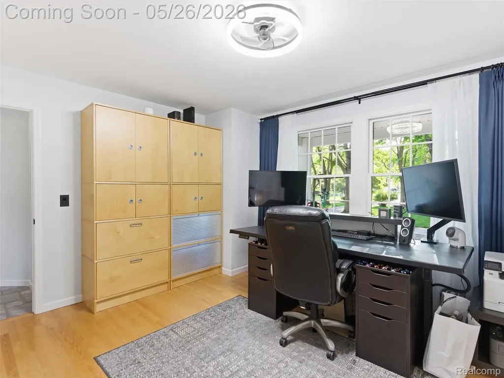1185 Avon Circle W Rochester Hills City MI 48309