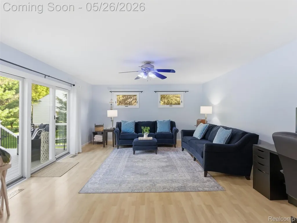 1185 Avon Circle W Rochester Hills City MI 48309