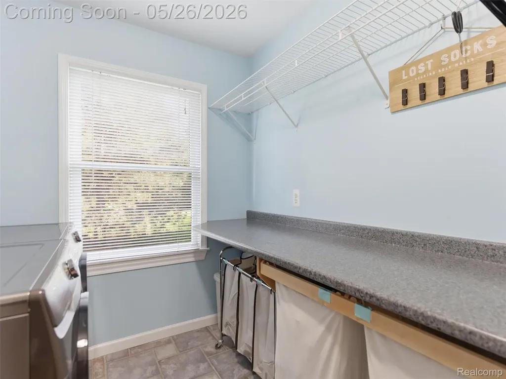 1185 Avon Circle W Rochester Hills City MI 48309
