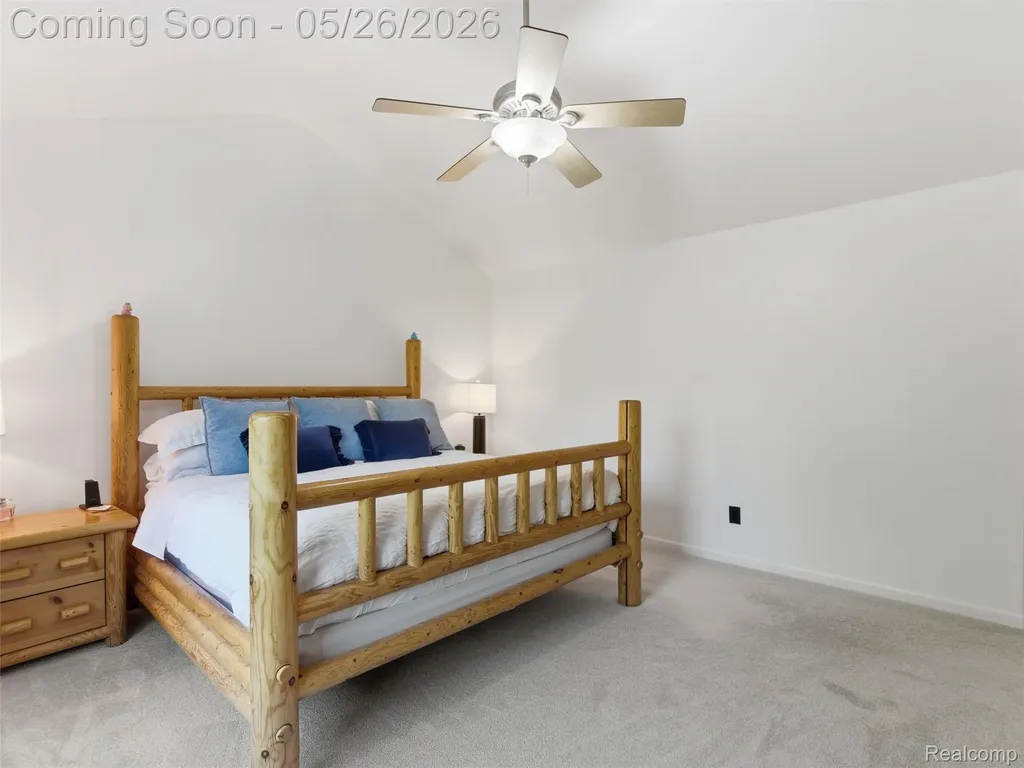 1185 Avon Circle W Rochester Hills City MI 48309